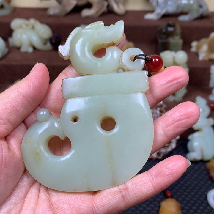 3***号和田玉未镶嵌把件