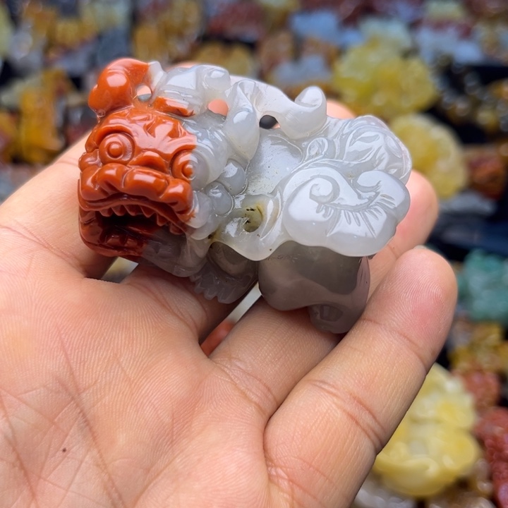 石英质玉（黄龙玉）未镶嵌颈饰