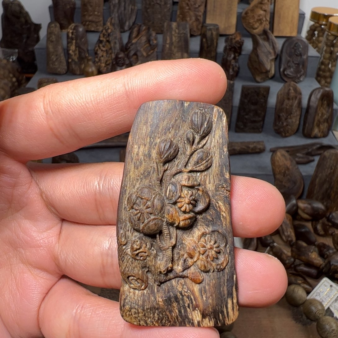 沉香碎屑沉香文*莱特岛沉水梅花牌9.4克