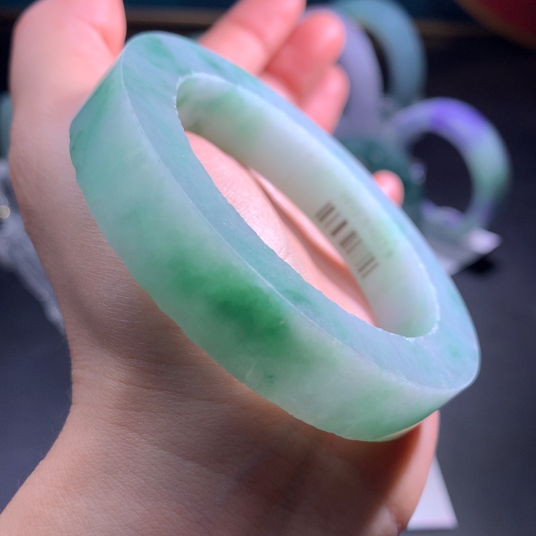 未镶嵌特价大漏满色果阳绿定制翡翠