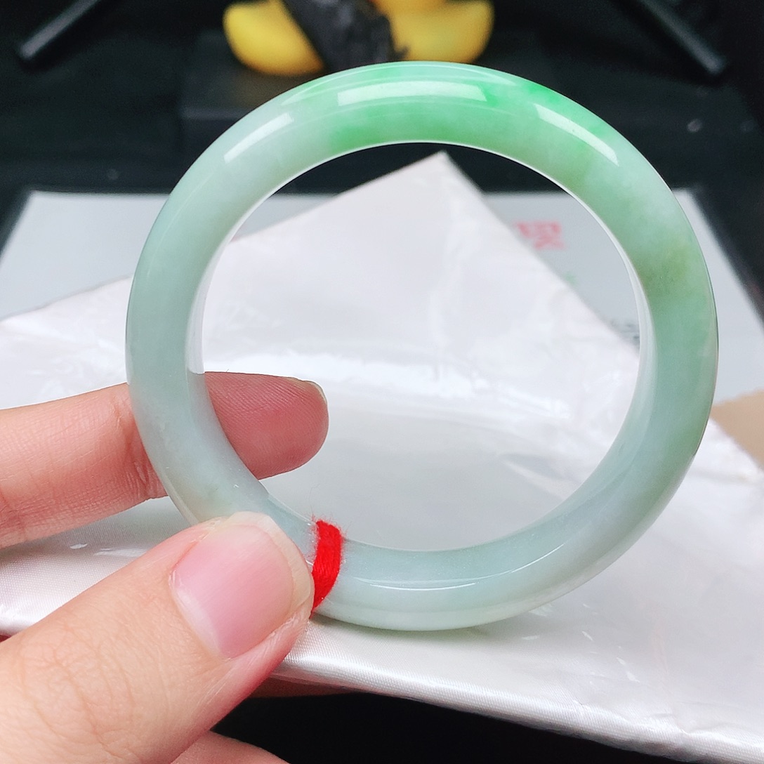 未镶嵌手镯翡翠天然翡翠手镯