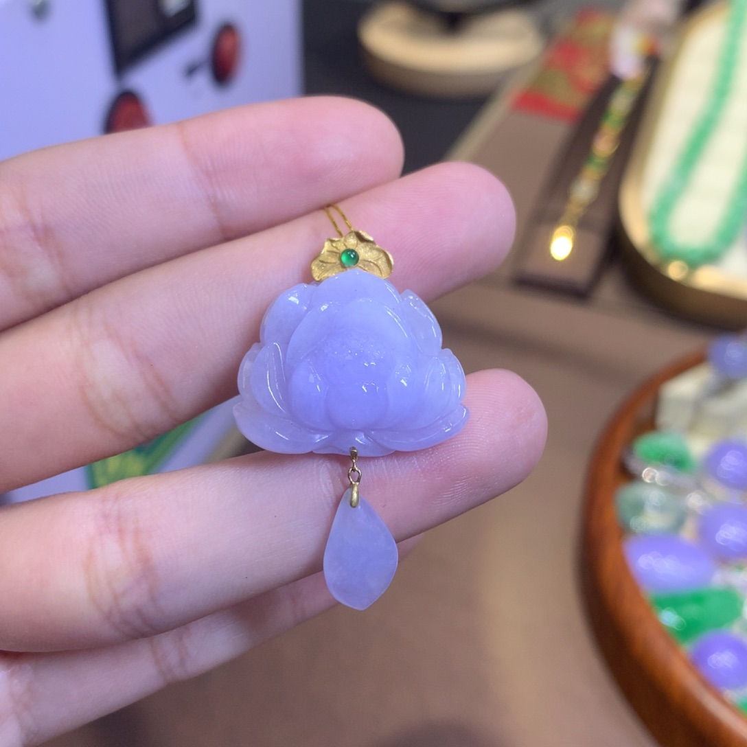 翡翠18K金镶嵌颈饰翡翠