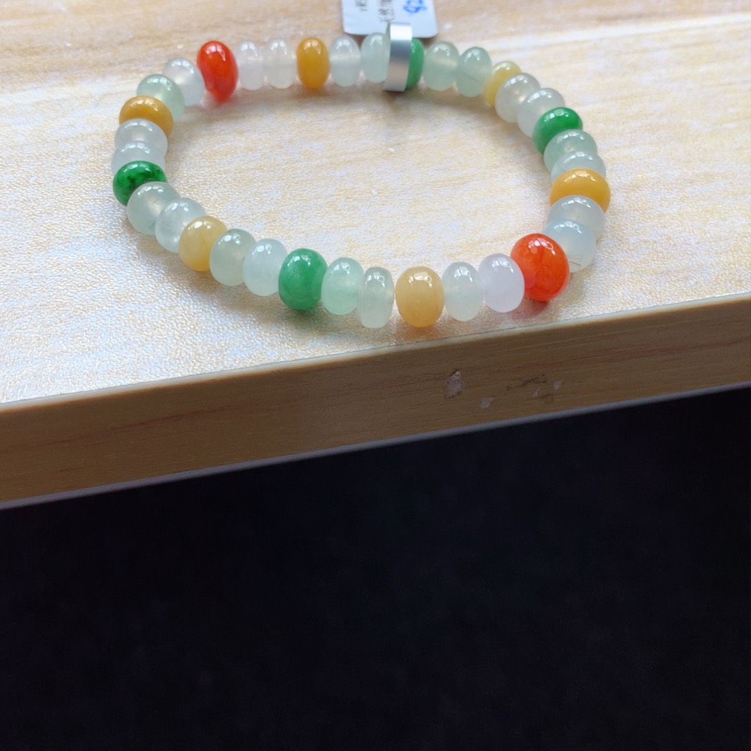 翡翠颈饰未镶嵌吊坠