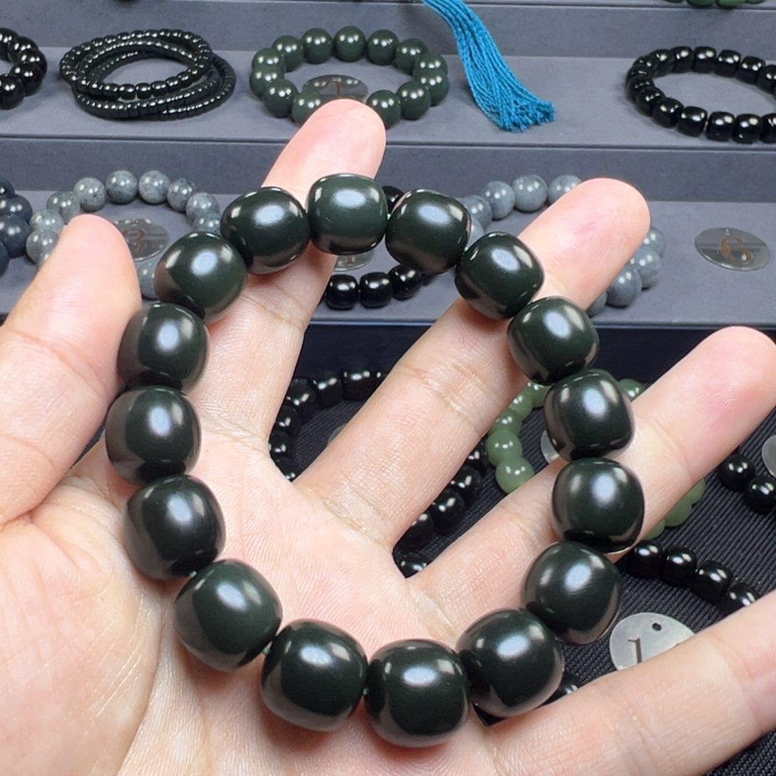 *****和田玉未镶嵌手链