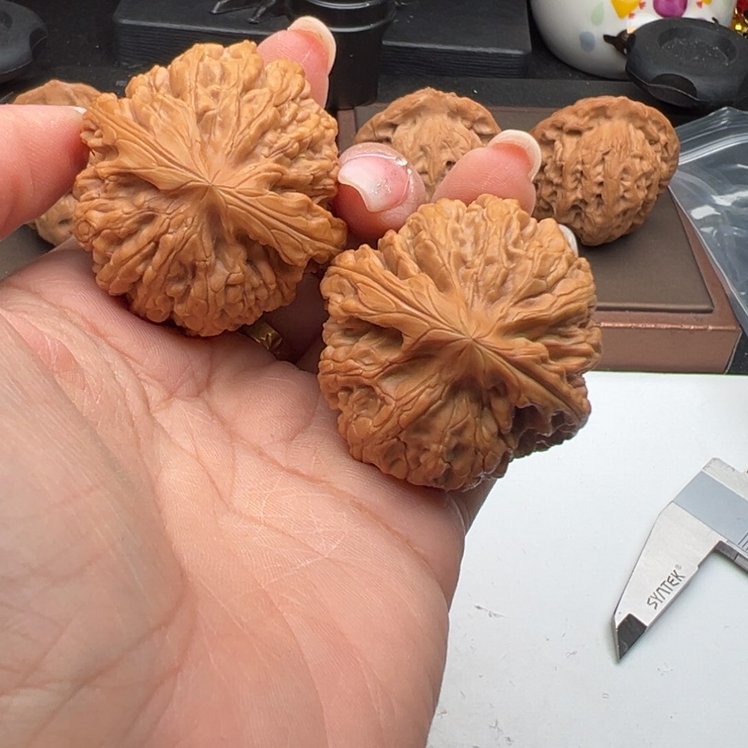 文玩核桃把件红锦鲤42