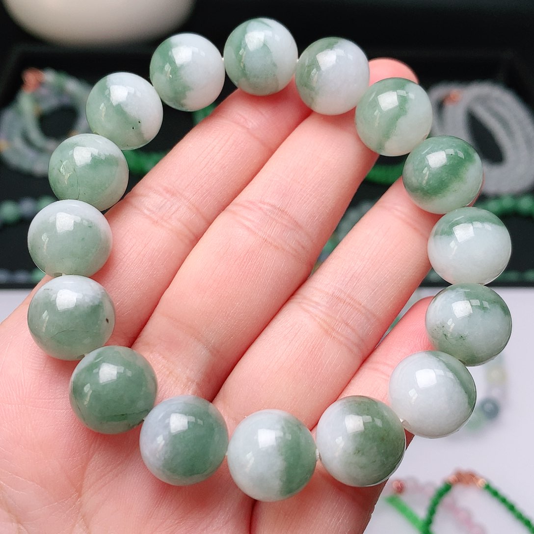 翡翠手链未镶嵌翡翠