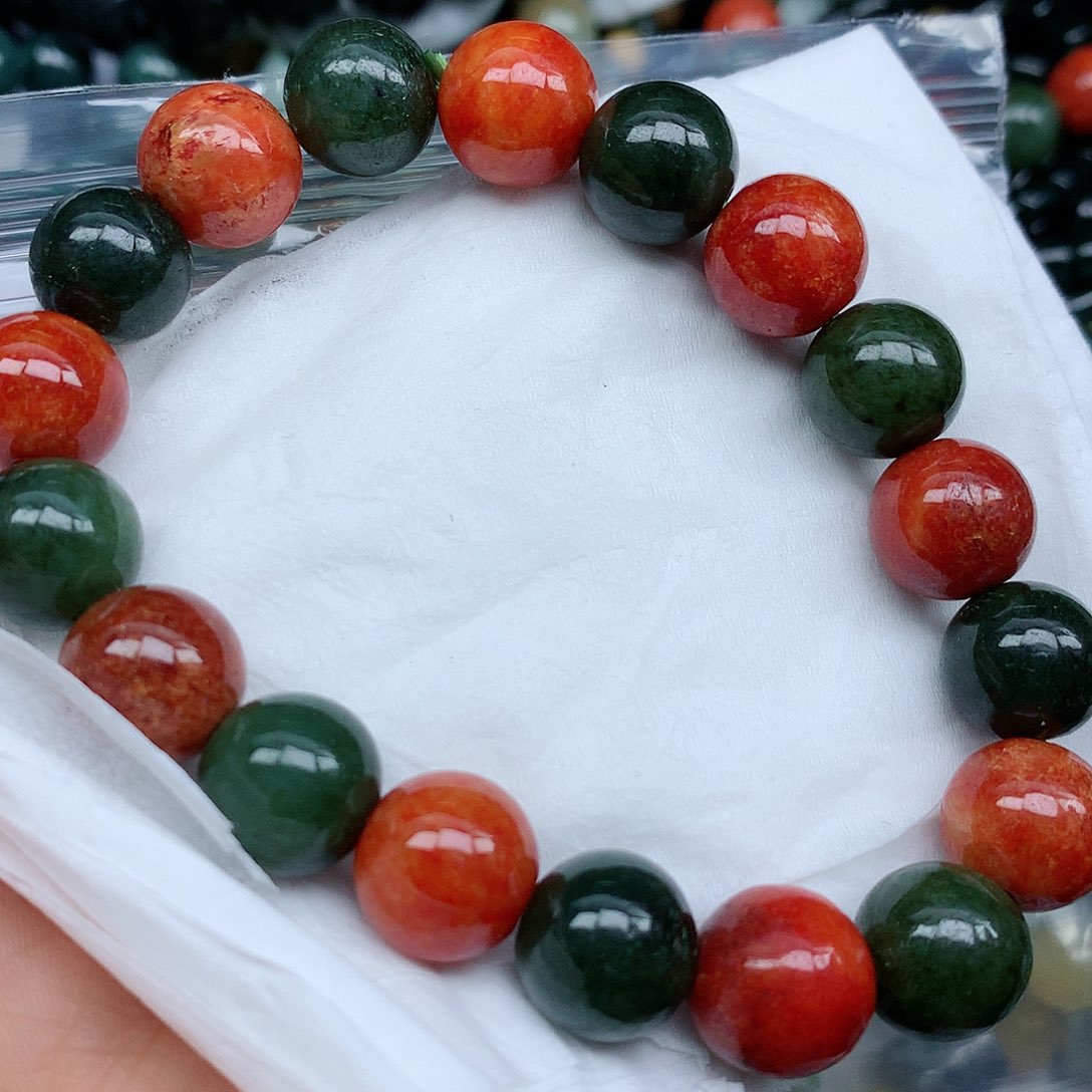 翡翠颈饰未镶嵌吊坠