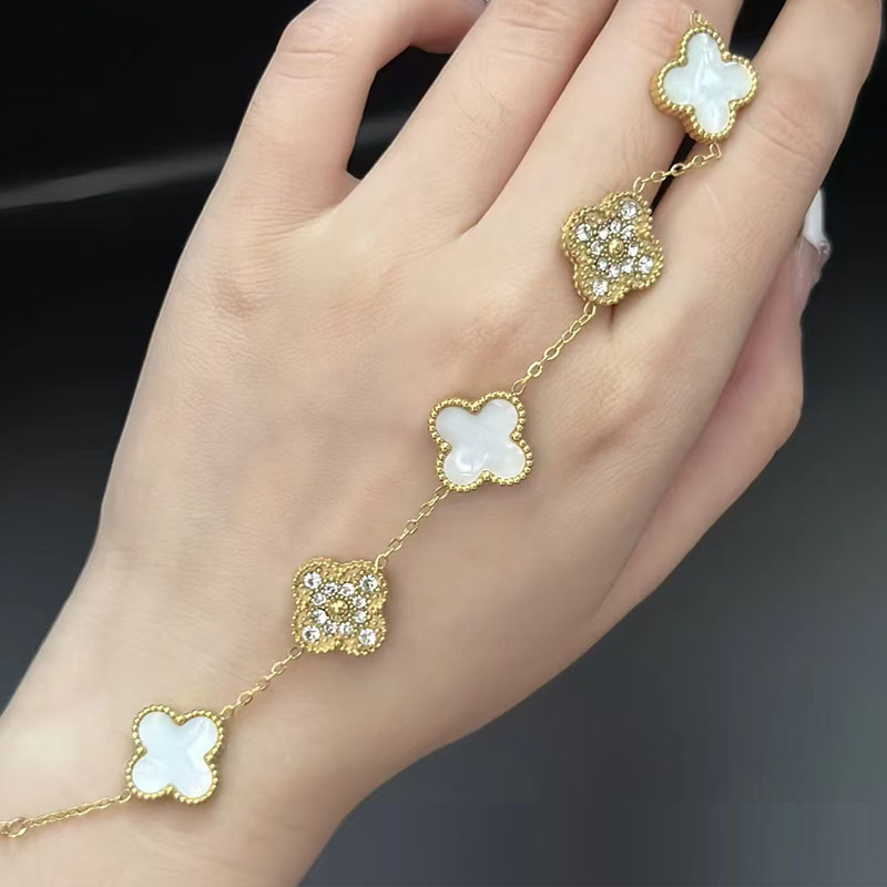 钛钢贝壳手链 四叶草手链轻奢时尚百搭坠链气质简约精致镶嵌