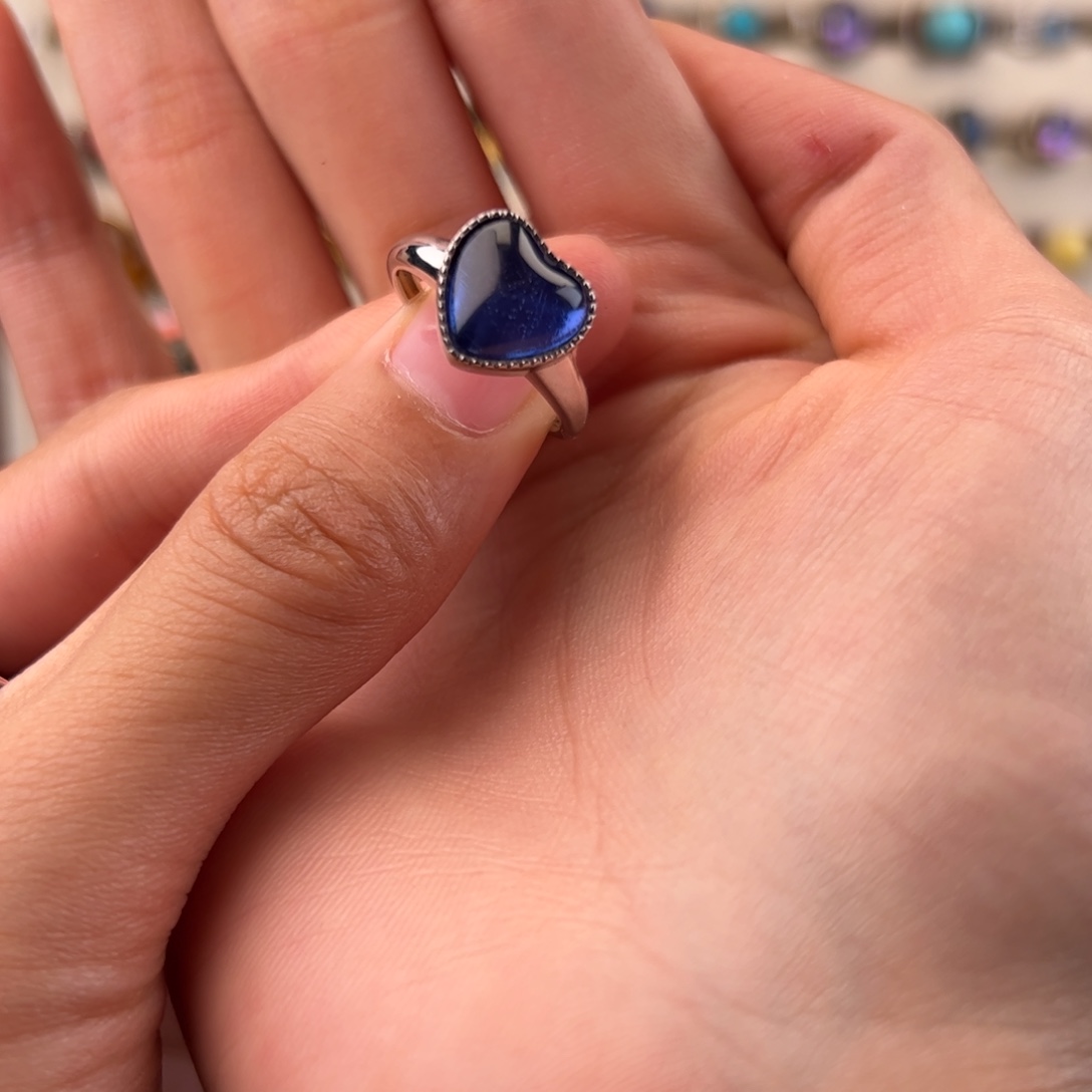 V***-925银天某铁戒指270。