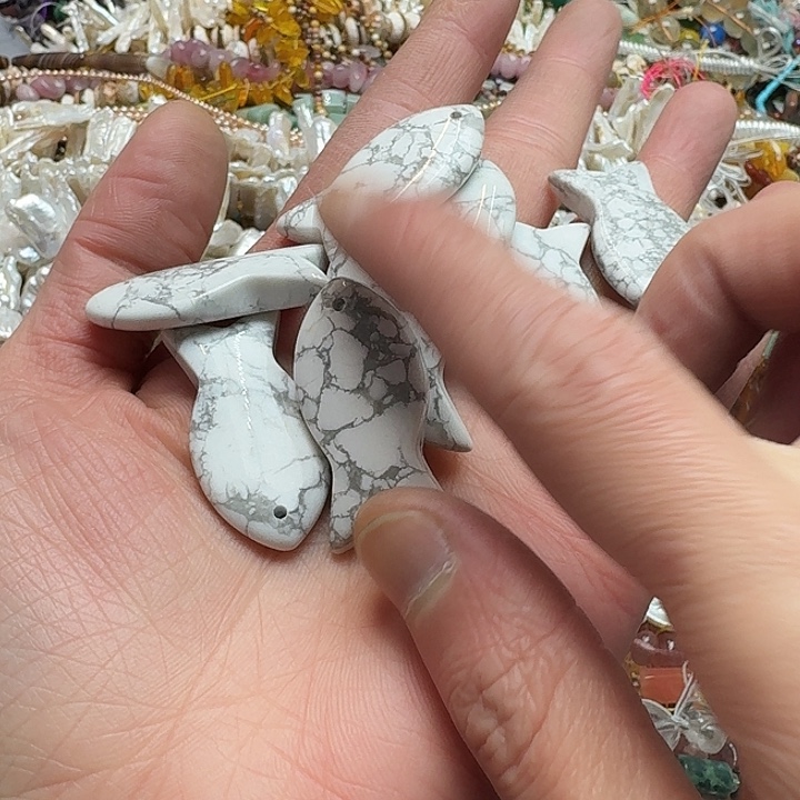 玛瑙/玉髓未镶嵌珠宝半成品一个20x40m白松吊坠