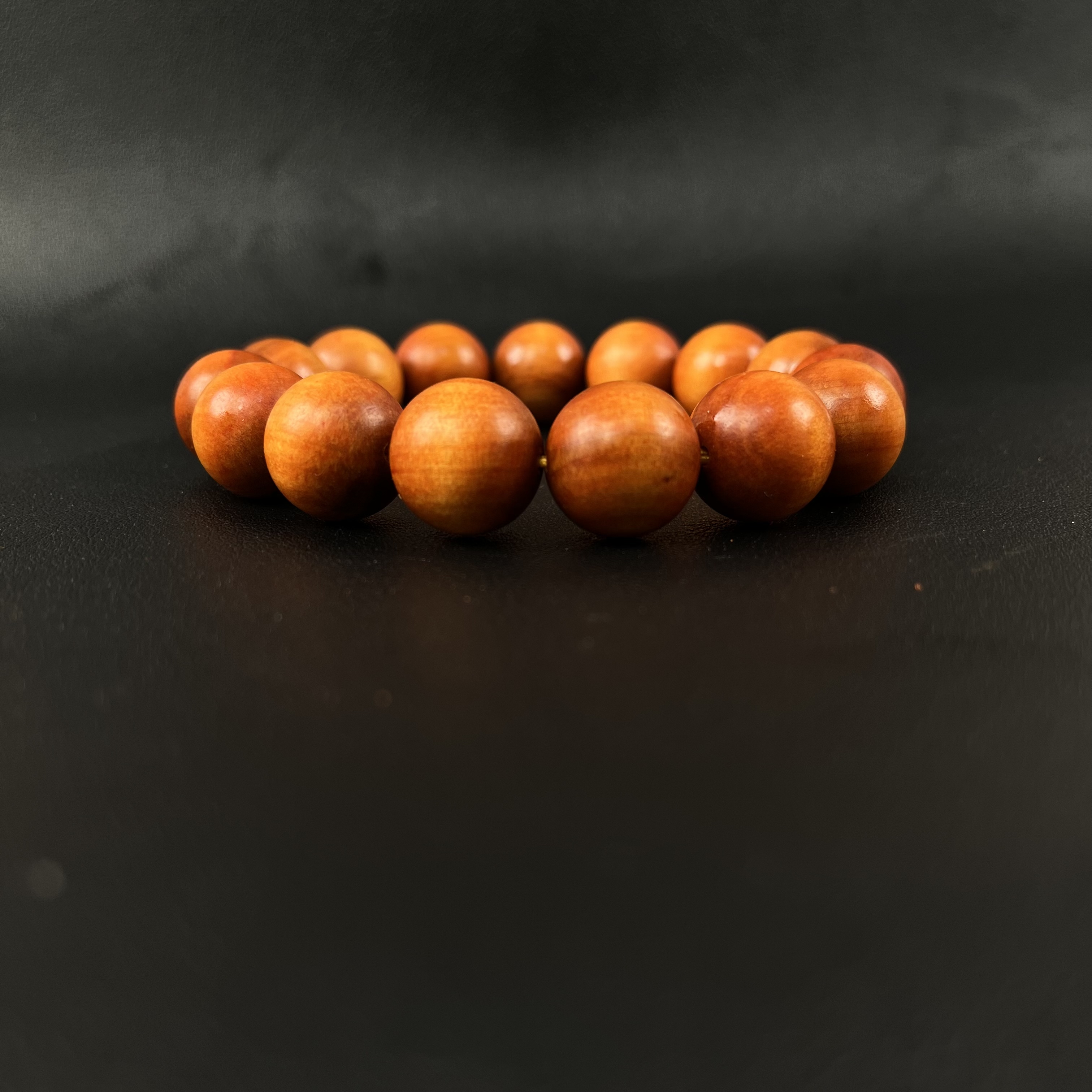 A46冰种帝王血龙木1.5*15颗单圈手串