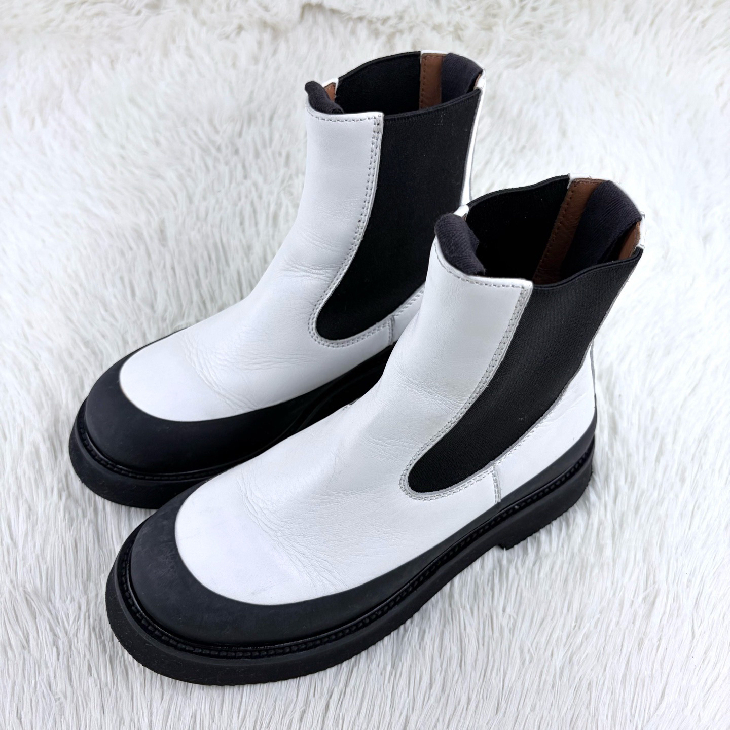 95新 Celine/思琳 黑白牛皮拼色厚底短靴35码