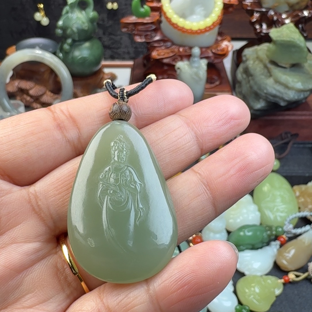 和田玉未镶嵌颈饰