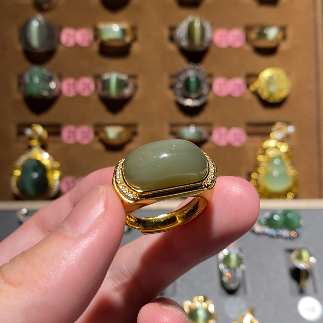 和田玉未镶嵌戒指