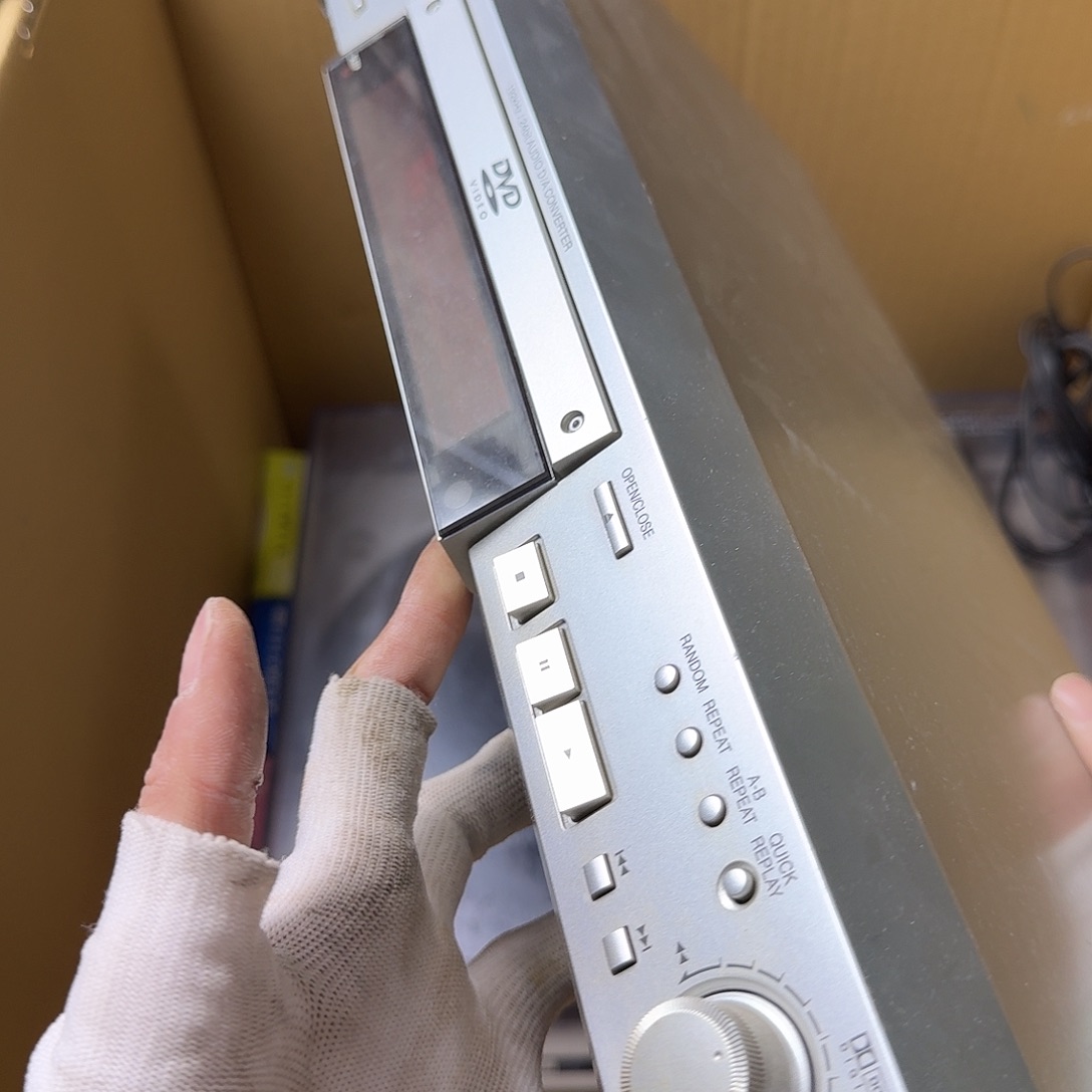 大*中古商品，瑕疵品，不保好坏。979