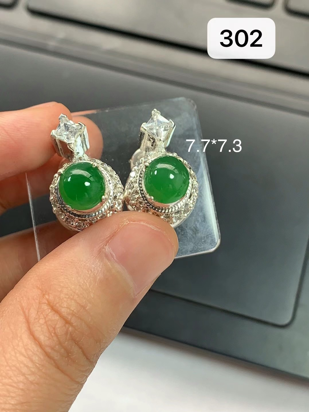 缅甸天然a货翡翠铜托