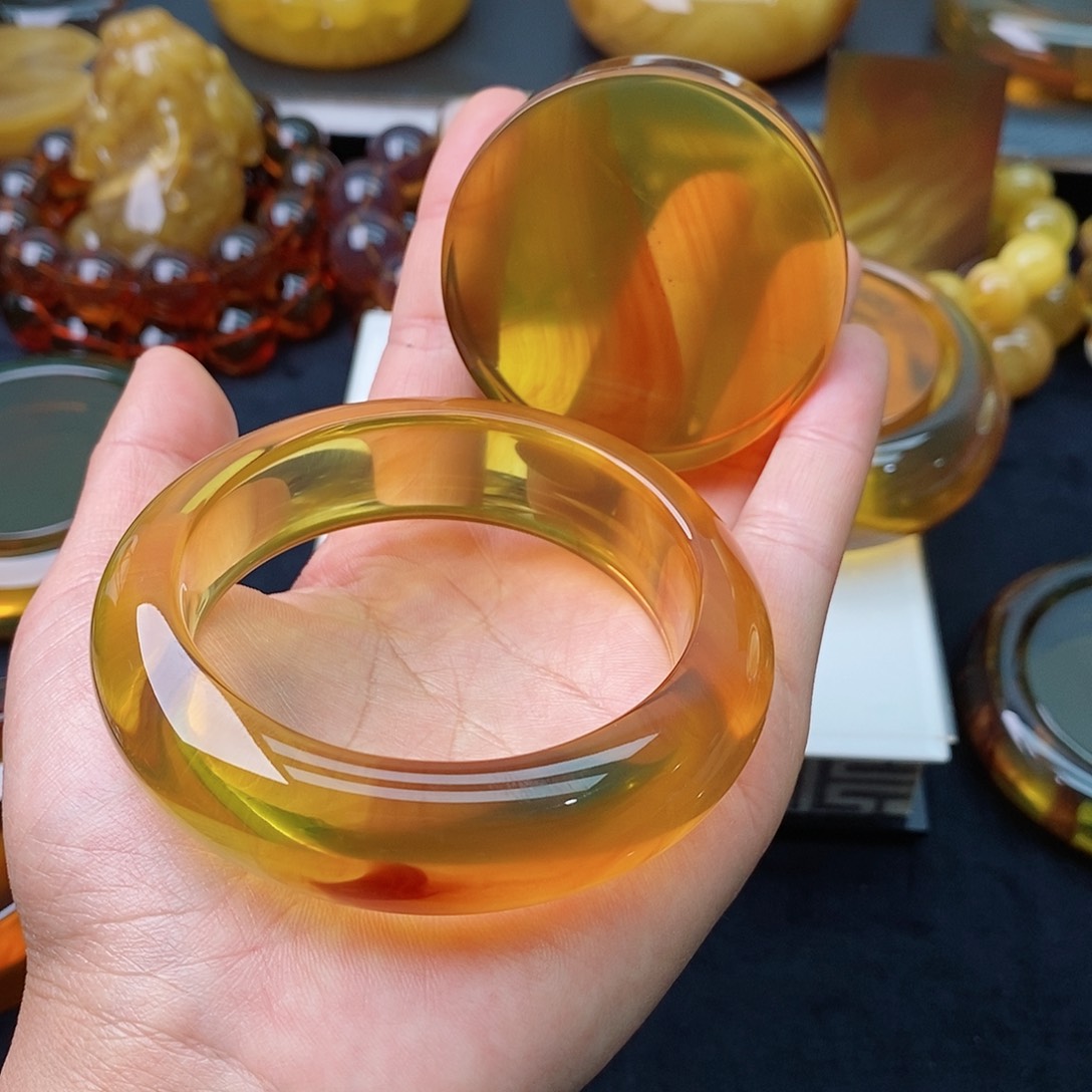 琥珀手镯未镶嵌澈*勒特色红蜜茶珀体双色手镯时尚气质百搭