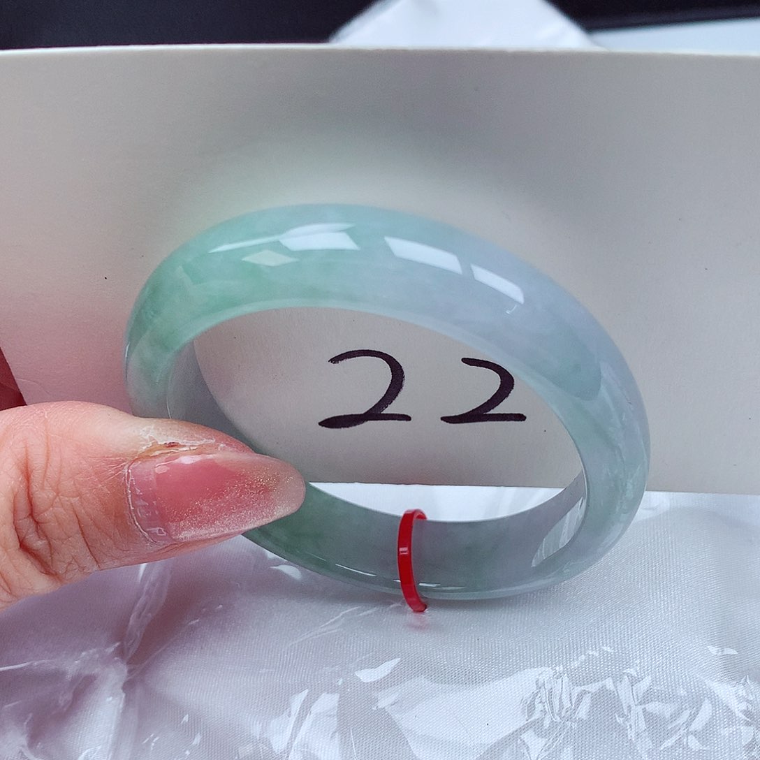 翡翠手镯（贵妃镯）未镶嵌翡翠