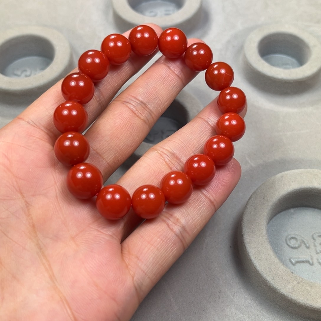 南红玛瑙圆珠手串未镶嵌l****m