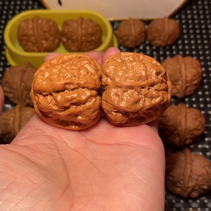文玩核桃把件开背大八腿