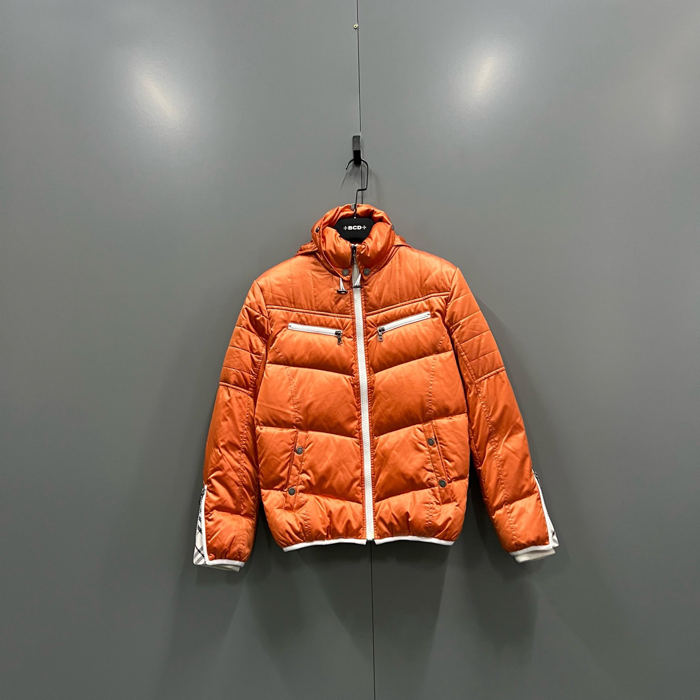 99新 BURBERRY/博柏利 (ll) 橙色连帽羽绒外套 M码/608118