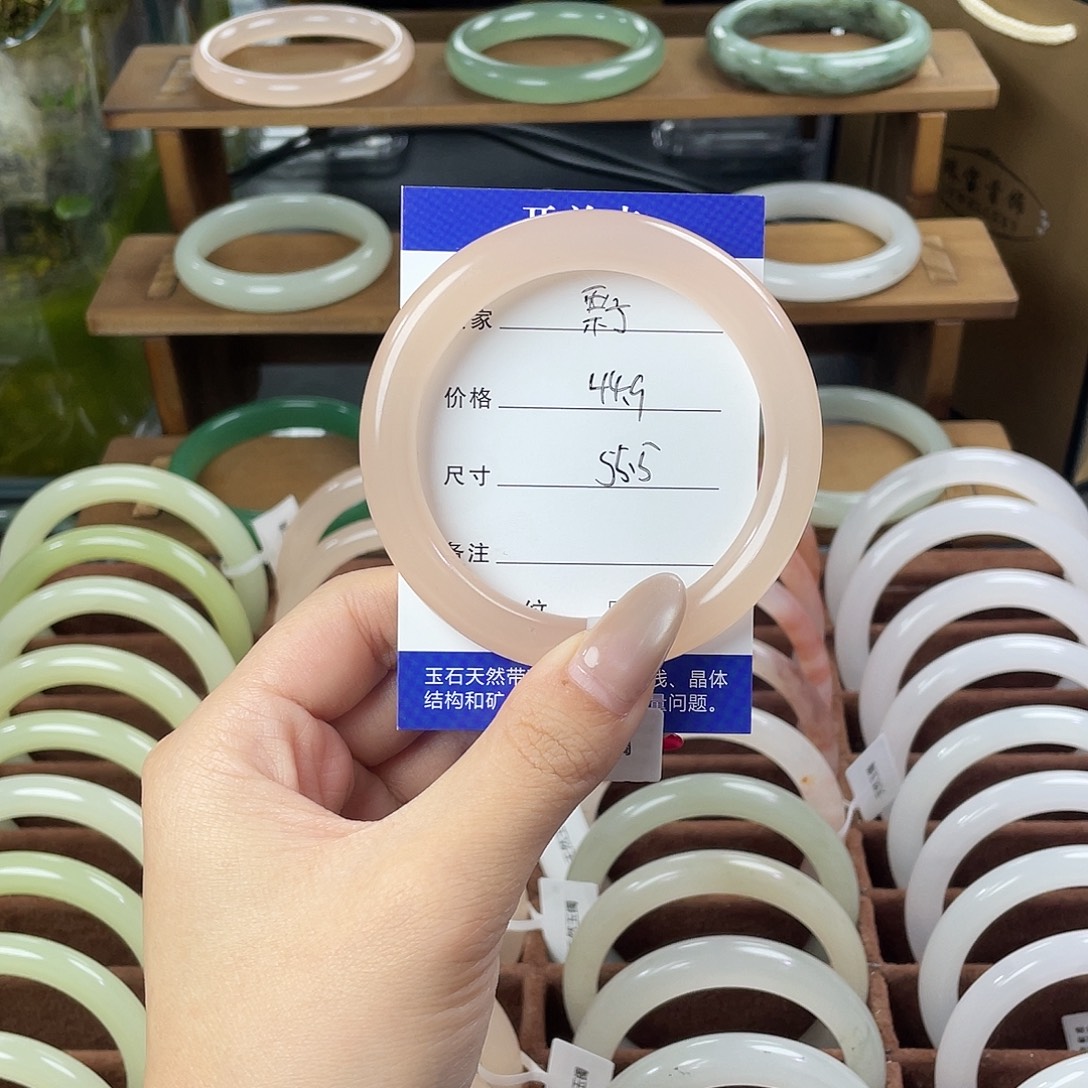 栗****玛瑙/玉髓未镶嵌手镯