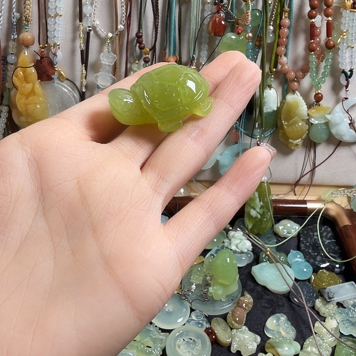 蛇纹石玉合金颈饰