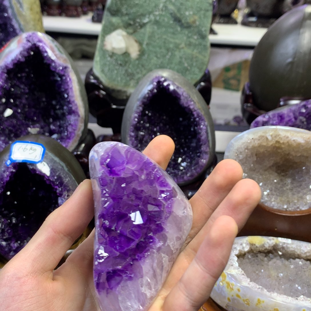 水晶小葛摆件未镶嵌