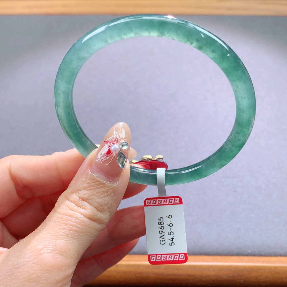 翡翠手镯未镶嵌天然翡翠手镯叮当镯