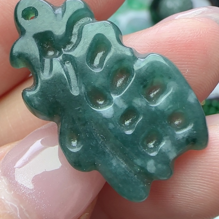 翡翠未镶嵌颈饰天然A货11