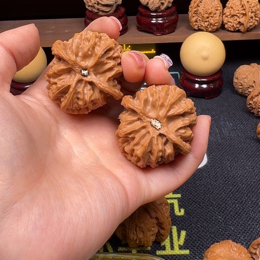 文玩核桃吊坠42苹果园