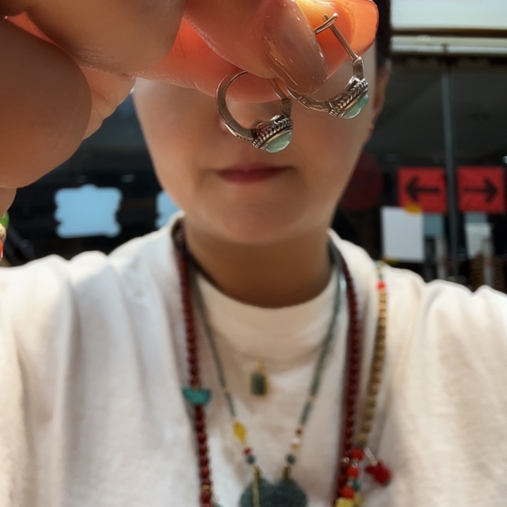 该****足银亚克力精工制作耳扣