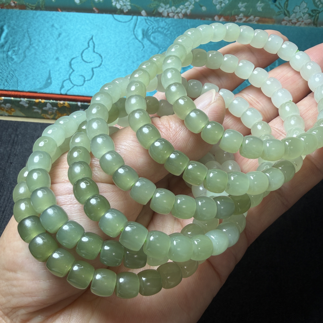 天然和田玉高冰渐变色直切老型珠单圈手串