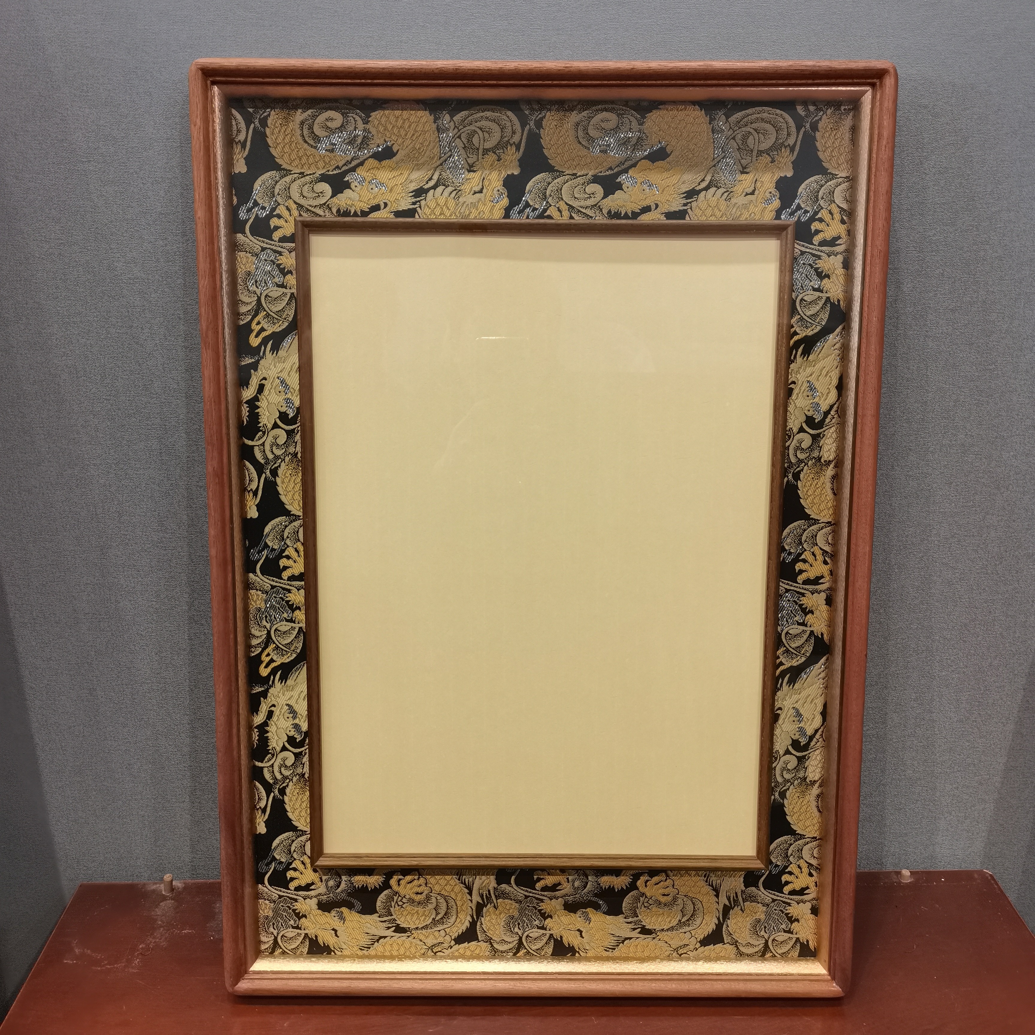九五之尊大金龙——65x45乌檀木框中框画框【画芯33x46】