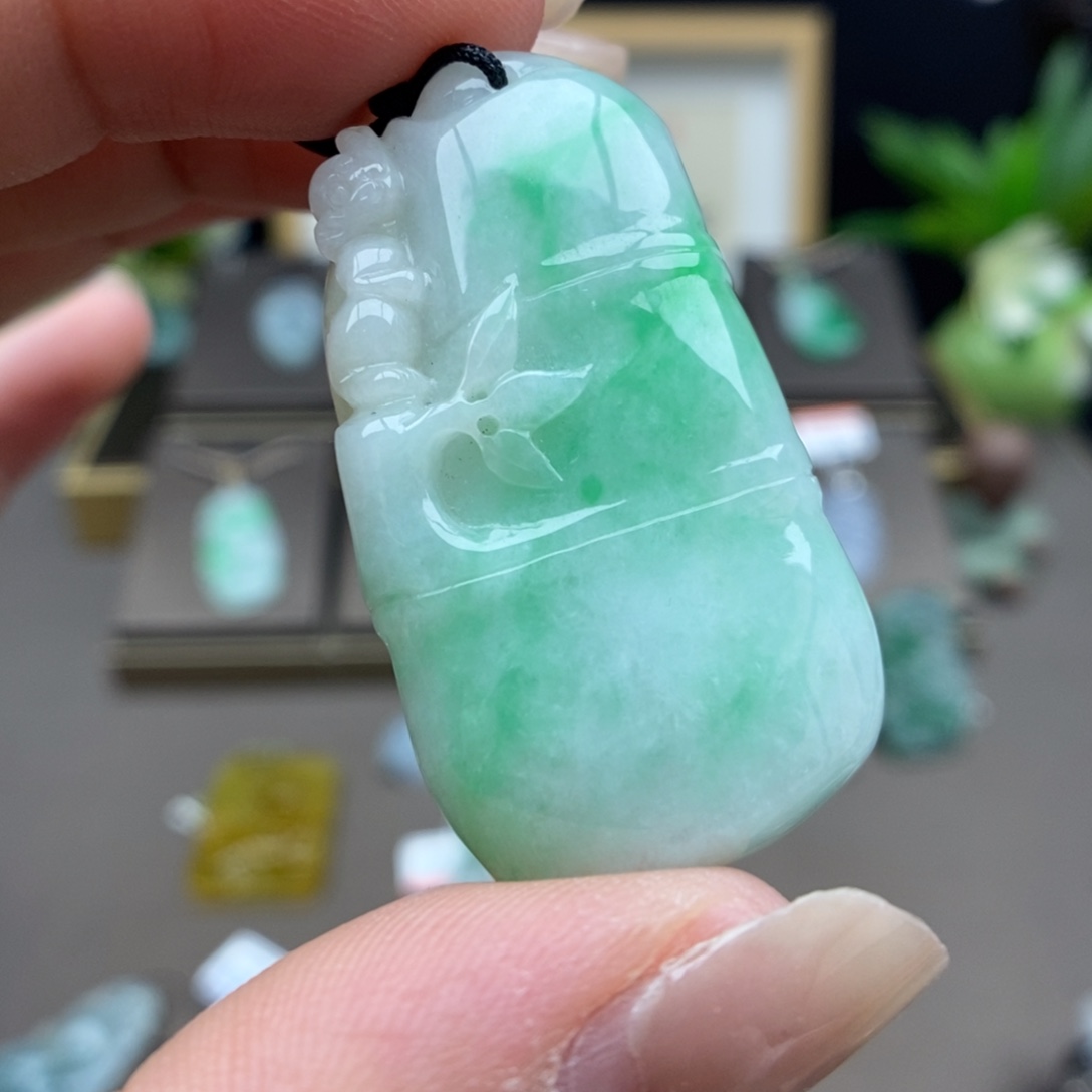 翡翠未镶嵌颈饰吊坠11