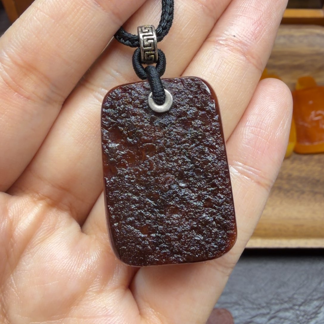 琥珀未镶嵌吊坠(赠链)