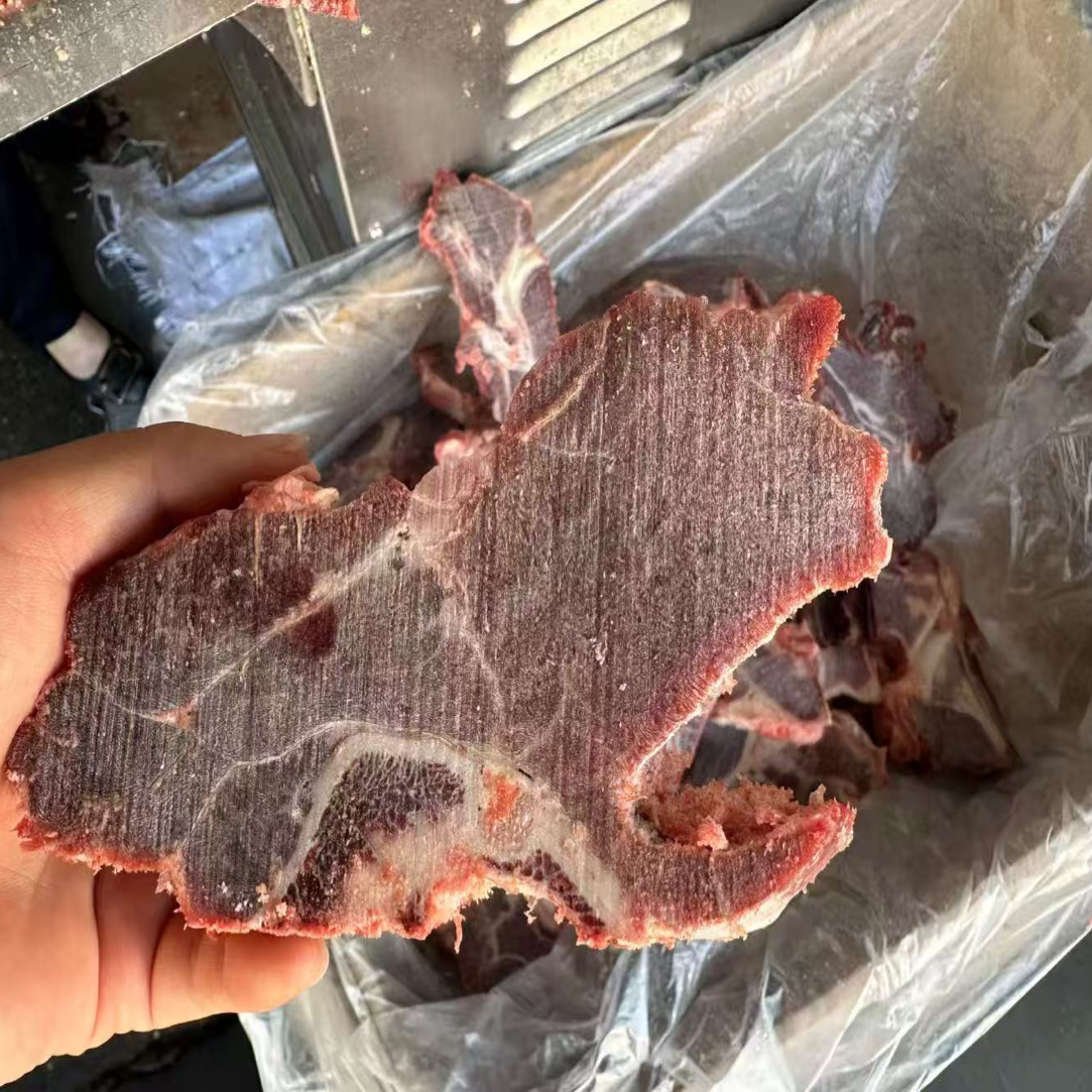 牛骨头 ，满肉，肉质鲜美