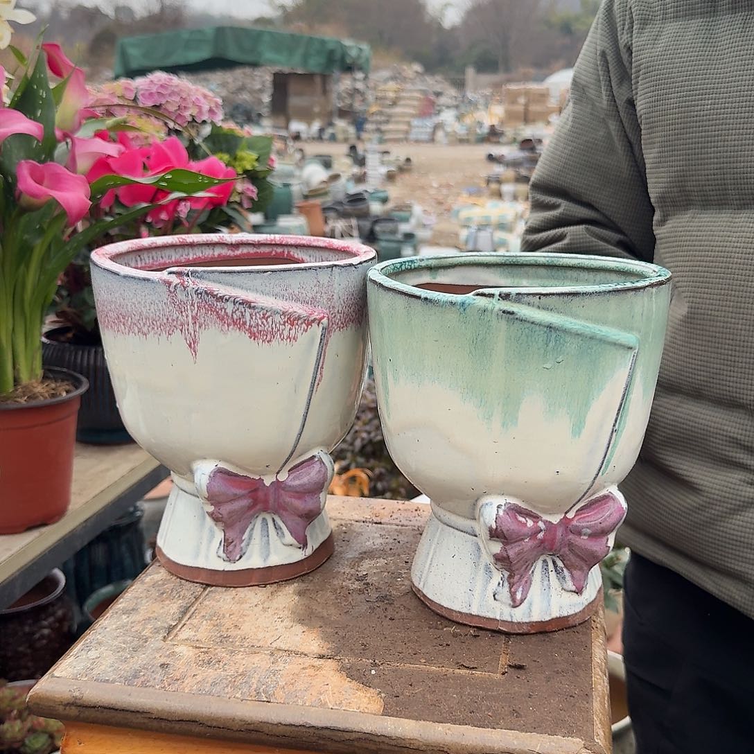 紫砂花盆口18高20（两个蝴蝶结奖杯