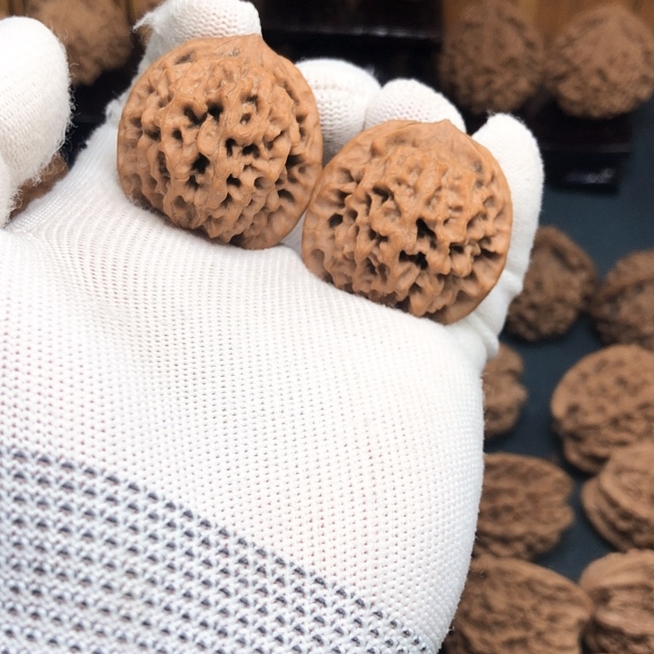 桃核把件l***.秦闷狮子头精品文玩核桃