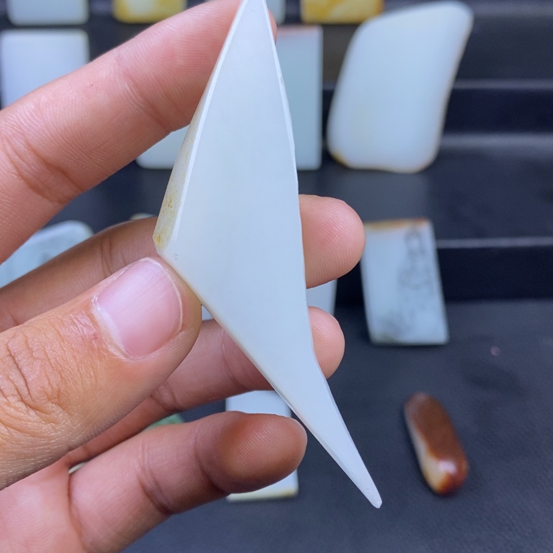 未镶嵌吊坠定制和田玉刘*天