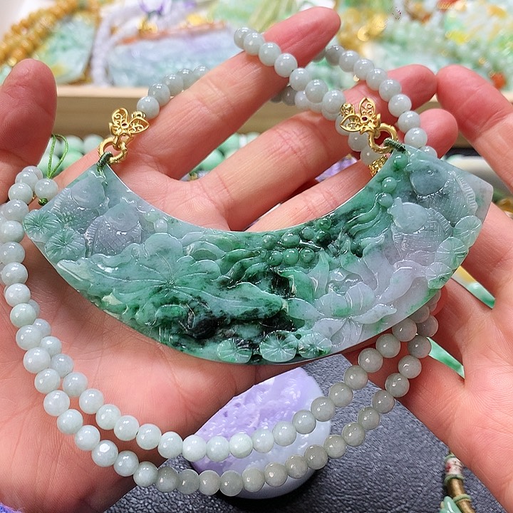 翡翠颈饰未镶嵌吊坠