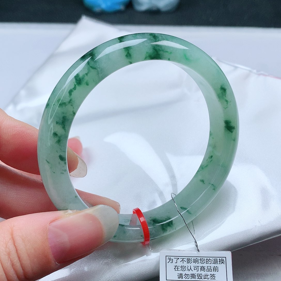 翡翠手镯未镶嵌56+圈