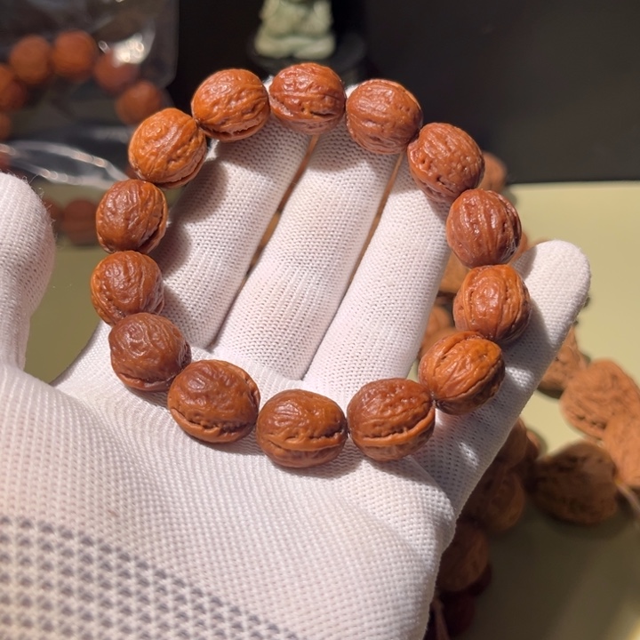 文玩核桃手串………25