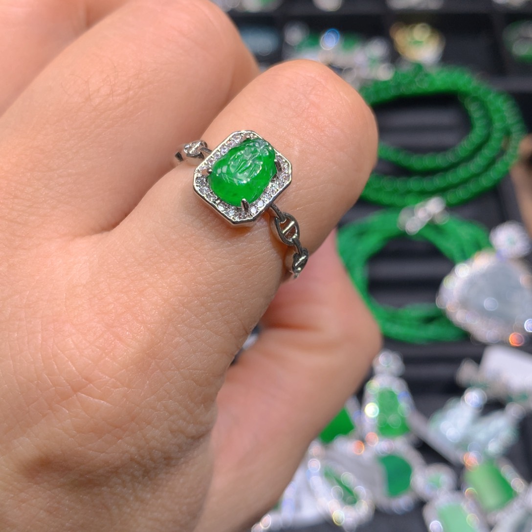 翡翠耳饰未镶嵌天然