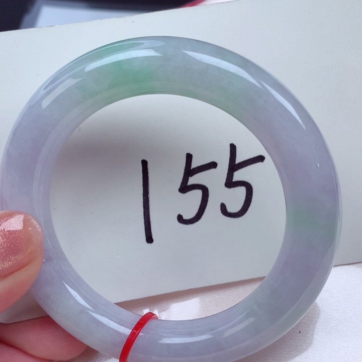 翡翠手镯未镶嵌翡翠