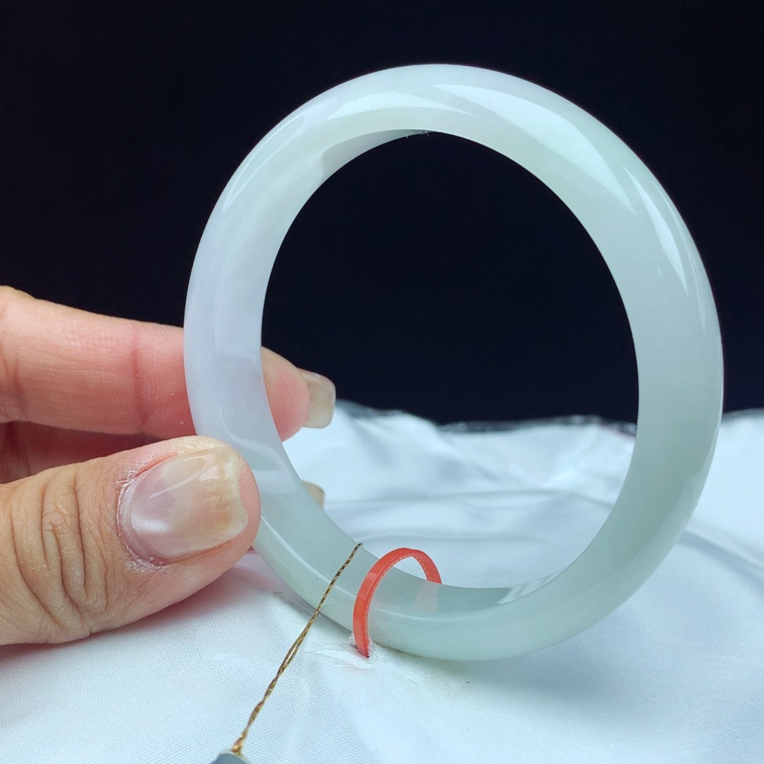 翡翠手镯未镶嵌55圈 3165