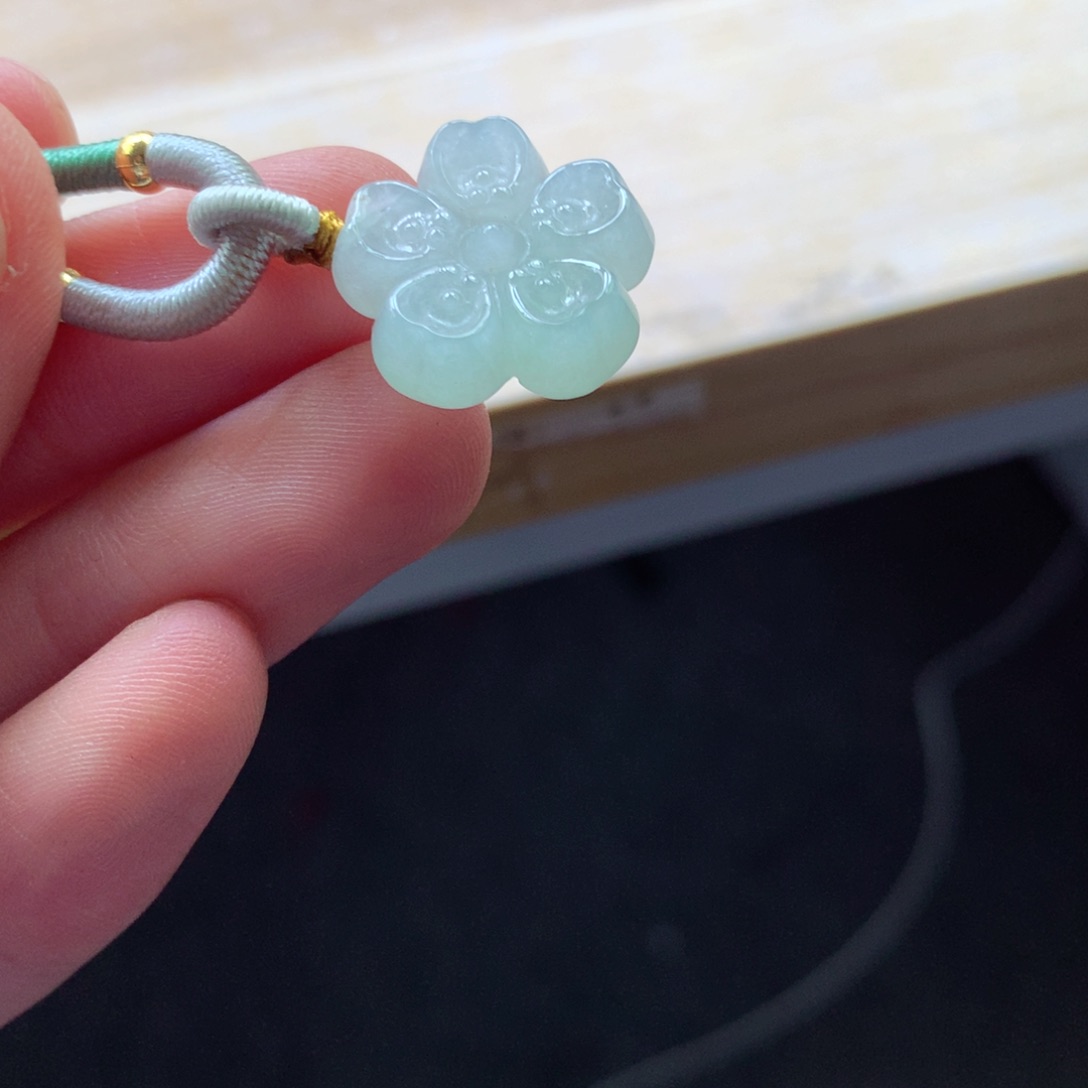 翡翠颈饰未镶嵌吊坠