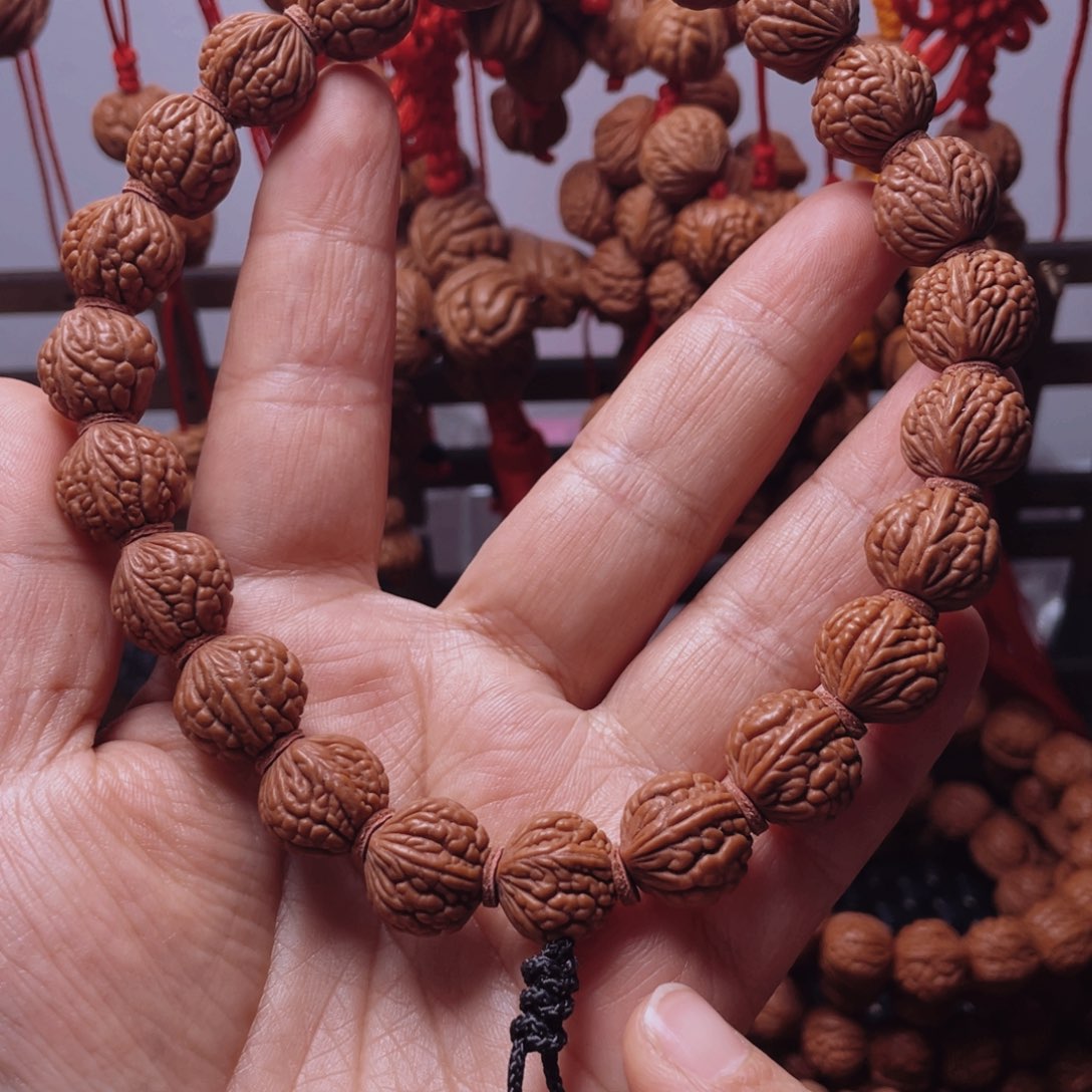 木质类龙纹桃枭手串