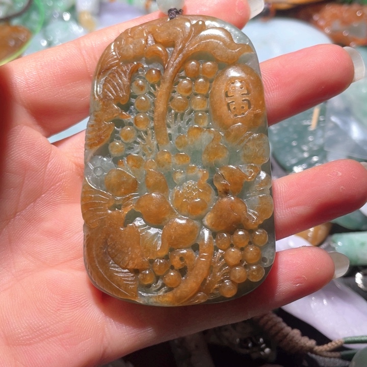 【闪购商品】翡翠颈饰未镶嵌天然翡翠