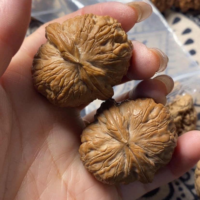 【闪购商品】文玩核桃吊坠崔元宝，花